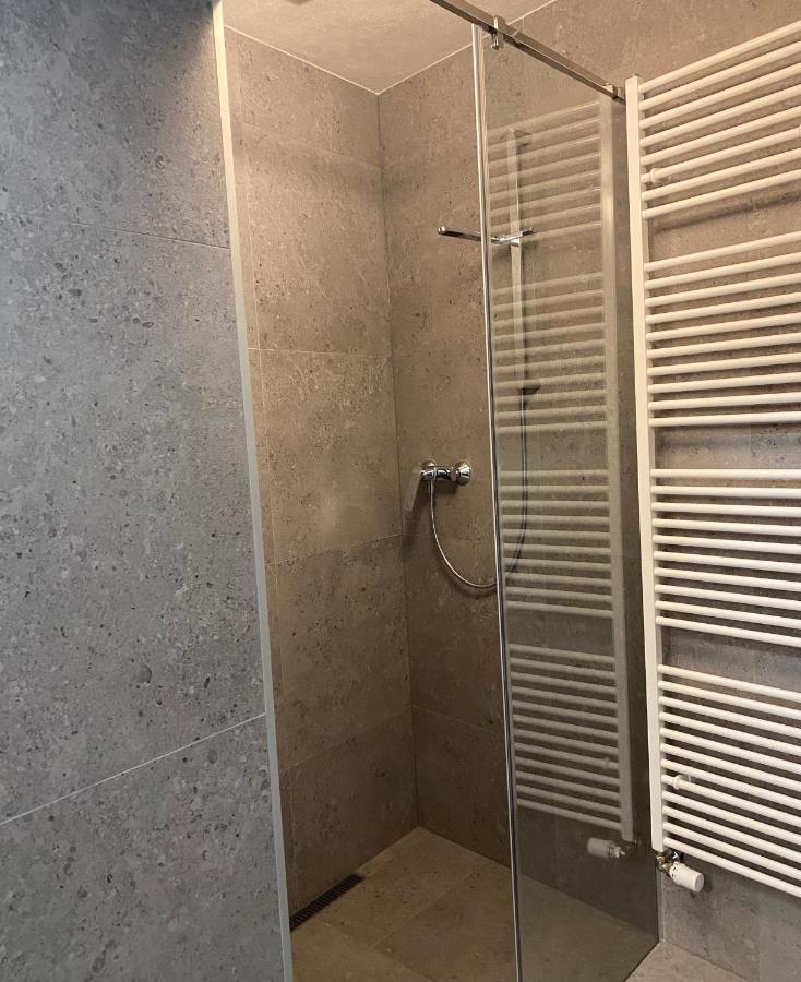 טרנבה Penzion Luxor מראה חיצוני תמונה
